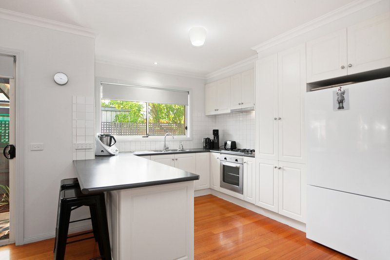 Photo - 2/5 Pickett Street, Reservoir VIC 3073 - Image 3