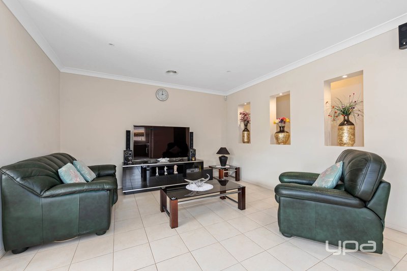 Photo - 25 Pimelea Terrace, St Albans VIC 3021 - Image 3