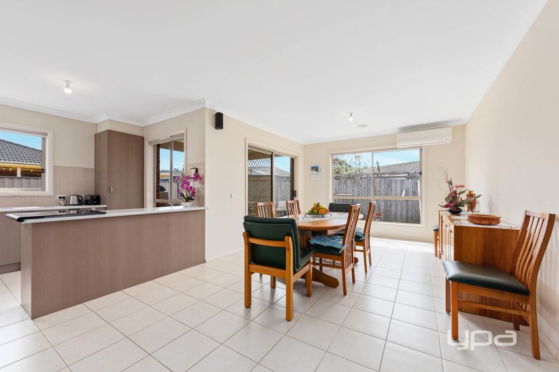 Photo - 25 Pimelea Terrace, St Albans VIC 3021 - Image 4