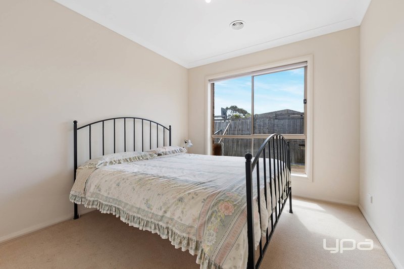 Photo - 25 Pimelea Terrace, St Albans VIC 3021 - Image 9