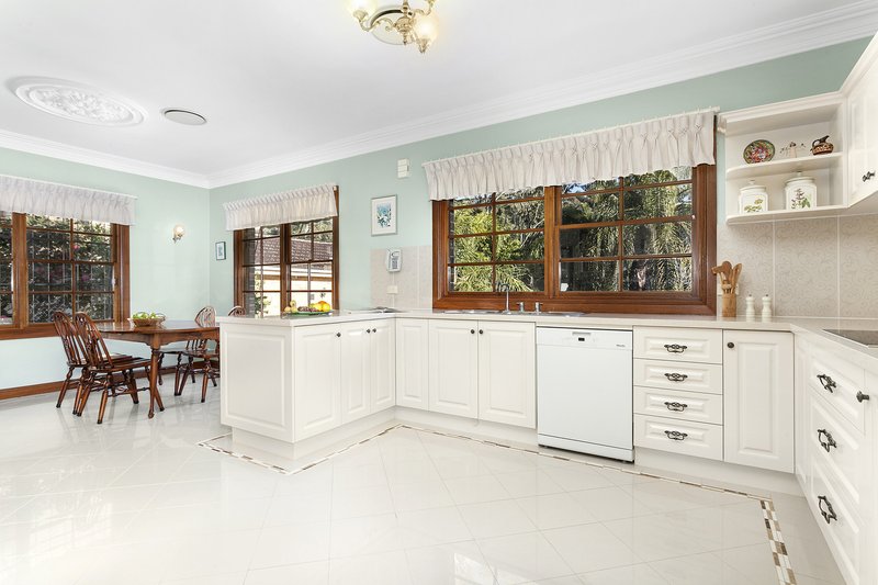 Photo - 25 Pioneer Place, Castle Hill NSW 2154 - Image 3