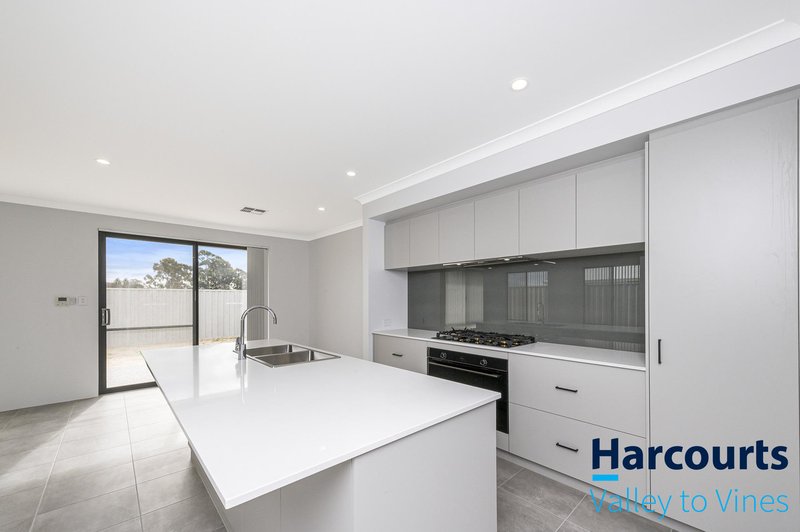 Photo - 25 Pistachio Way, Henley Brook WA 6055 - Image 9