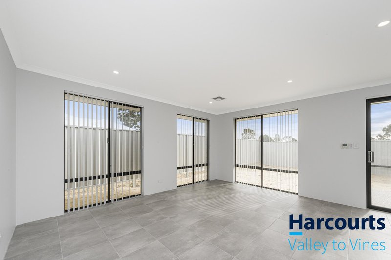 Photo - 25 Pistachio Way, Henley Brook WA 6055 - Image 10