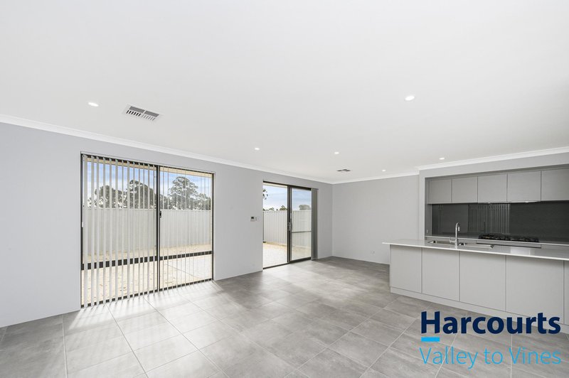 Photo - 25 Pistachio Way, Henley Brook WA 6055 - Image 14