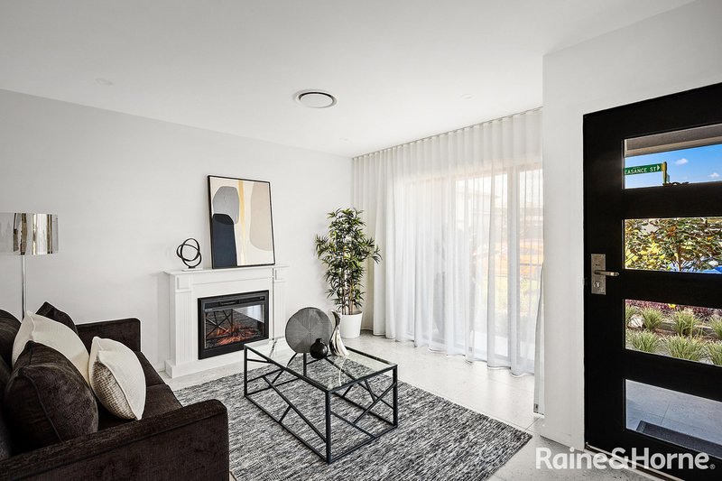 Photo - 25 Pleasance Street, Box Hill NSW 2765 - Image 9