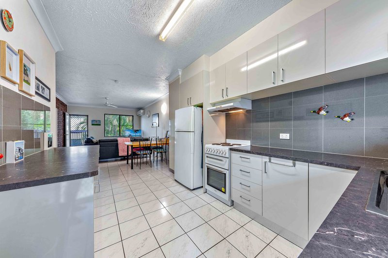 2/5 Pleasant Drive, Cannonvale QLD 4802