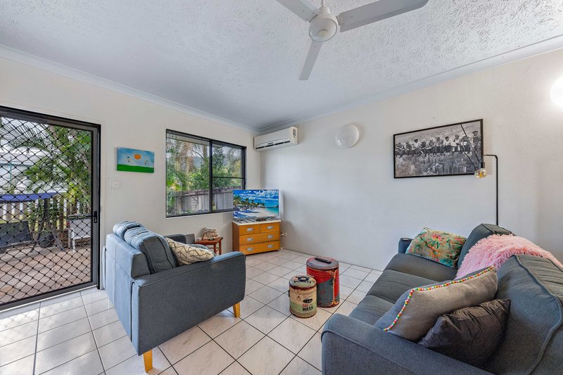 Photo - 2/5 Pleasant Drive, Cannonvale QLD 4802 - Image 5