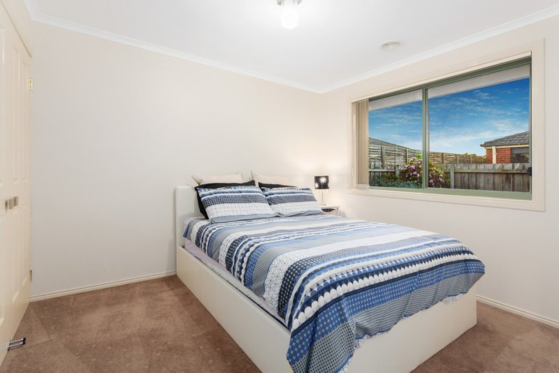 Photo - 25 Pommel Street, Pakenham VIC 3810 - Image 9