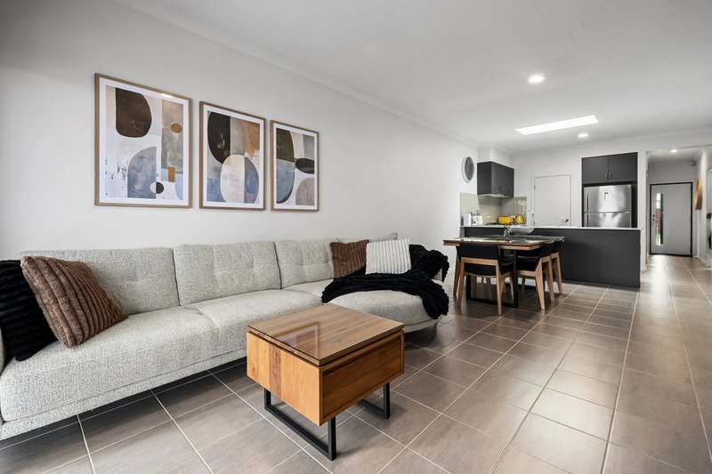 Photo - 25 Pontoon Street, Lalor VIC 3075 - Image 5