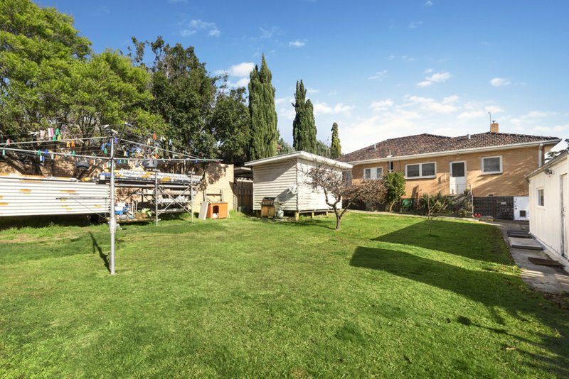 Photo - 25 Poole Street, Burwood VIC 3125 - Image 6