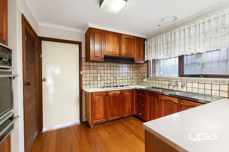 Photo - 25 Pottenger Way, St Albans VIC 3021 - Image 5