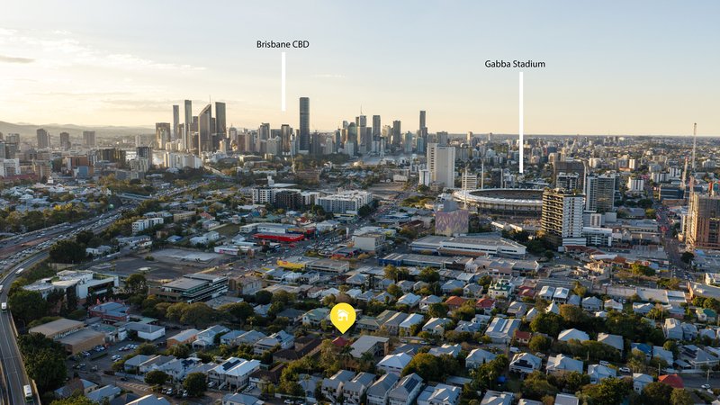 Photo - 25 Qualtrough Street, Woolloongabba QLD 4102 - Image 1