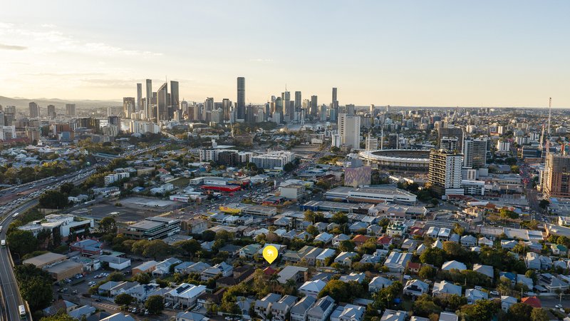 Photo - 25 Qualtrough Street, Woolloongabba QLD 4102 - Image 17
