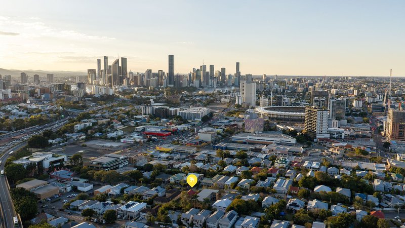 Photo - 25 Qualtrough Street, Woolloongabba QLD 4102 - Image 21