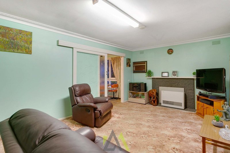 Photo - 25 Quarry Road, Langwarrin VIC 3910 - Image 3