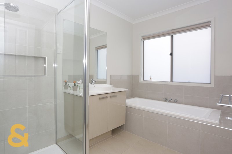 Photo - 25 Quarter Street, Roxburgh Park VIC 3064 - Image 9