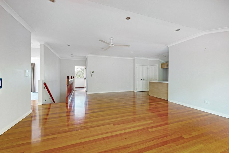 Photo - 25 Raff Avenue, Holland Park QLD 4121 - Image 13