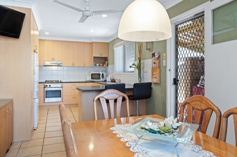 Photo - 25 Randall Road, Wynnum West QLD 4178 - Image 4