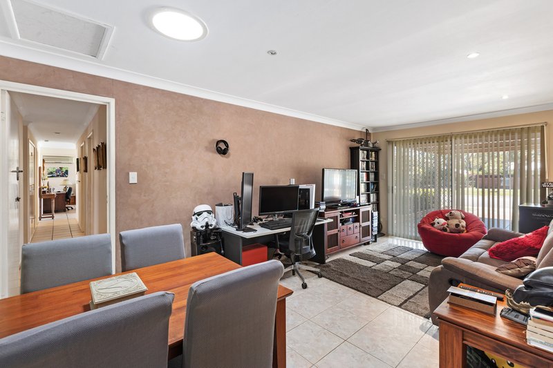 Photo - 25 Randall Road, Wynnum West QLD 4178 - Image 9