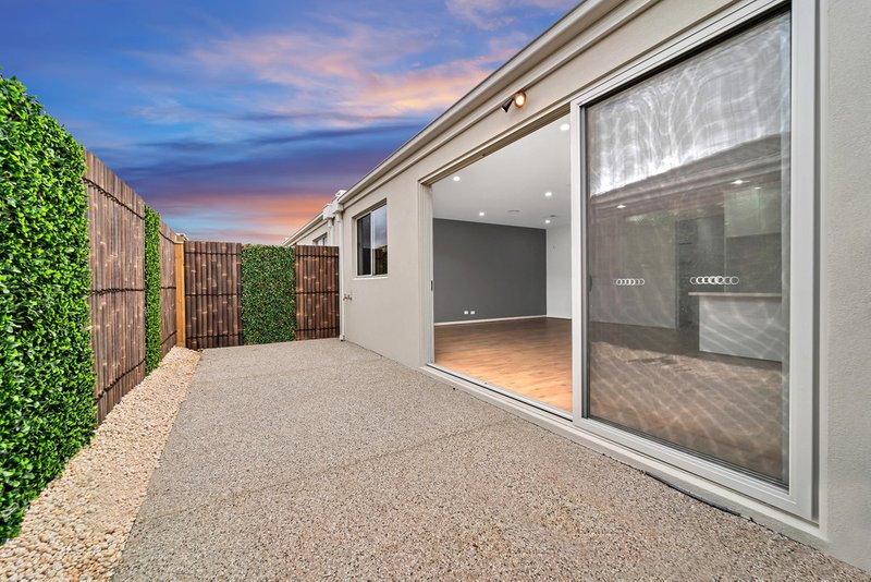 Photo - 25 Ravenshaw Chase, Tarneit VIC 3029 - Image 12