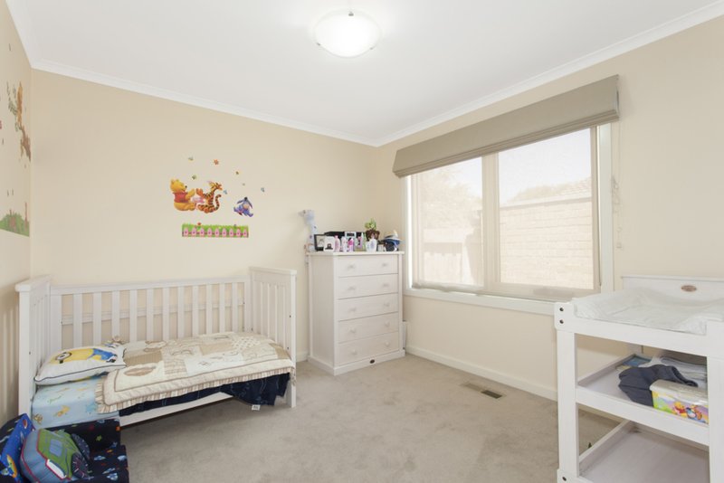 Photo - 2/5 Redpath Crescent, Springvale VIC 3171 - Image 5