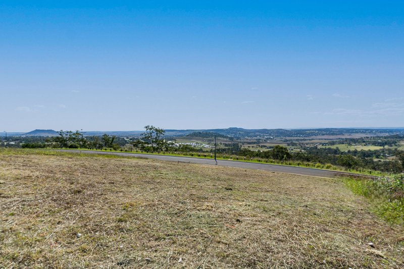 Photo - 25 Reserve Road, Cranley QLD 4350 - Image 3