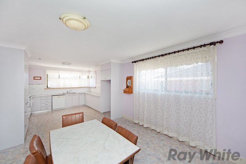 Photo - 25 Restlea Avenue, Charmhaven NSW 2263 - Image 2