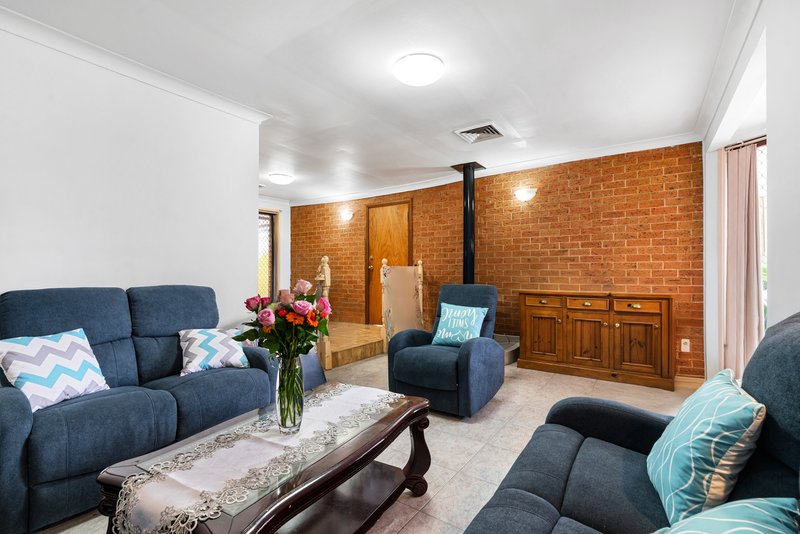 Photo - 25 Restwell Road, Bossley Park NSW 2176 - Image 2