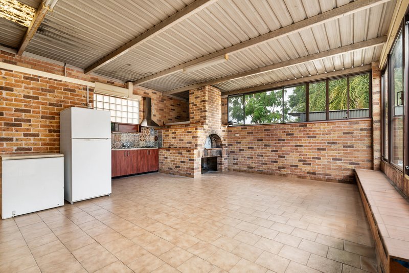 Photo - 25 Restwell Road, Bossley Park NSW 2176 - Image 7
