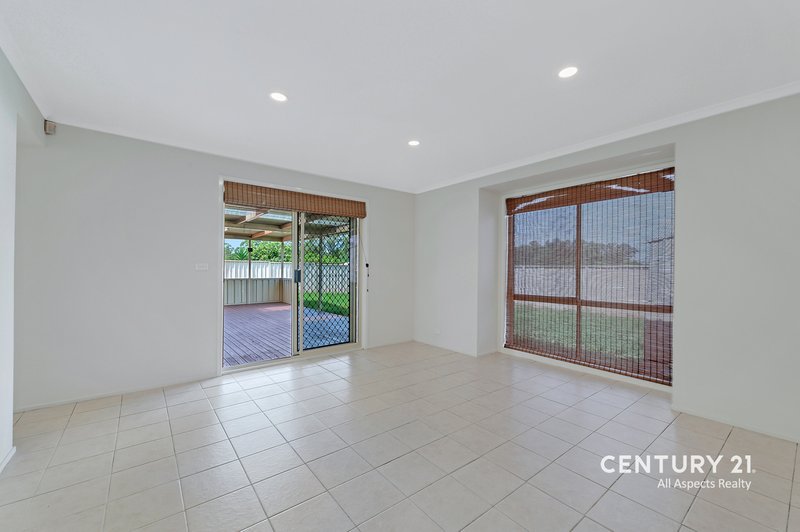 Photo - 25 Reycroft Avenue, Quakers Hill NSW 2763 - Image 6