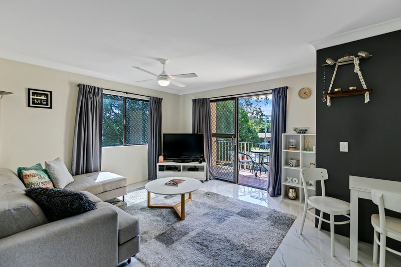 Photo - 2/5 Richards Street, Maroochydore QLD 4558 - Image 4