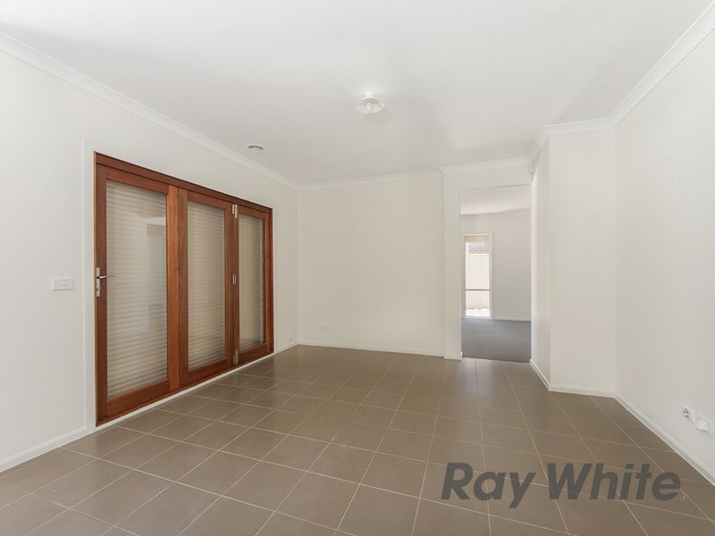 Photo - 25 Riparian Way, Brookfield VIC 3338 - Image 2