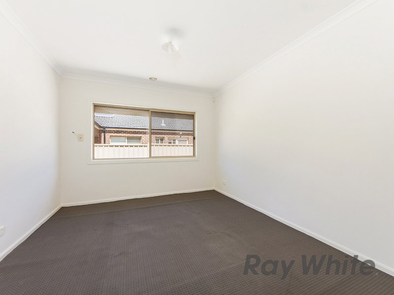 Photo - 25 Riparian Way, Brookfield VIC 3338 - Image 4