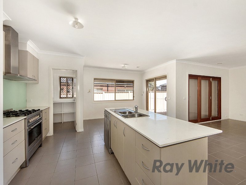 Photo - 25 Riparian Way, Brookfield VIC 3338 - Image 5