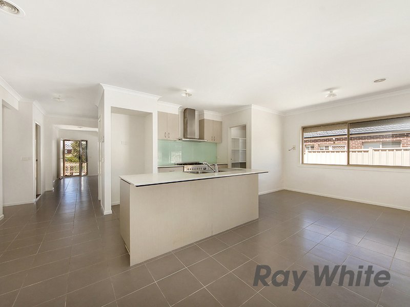 Photo - 25 Riparian Way, Brookfield VIC 3338 - Image 7