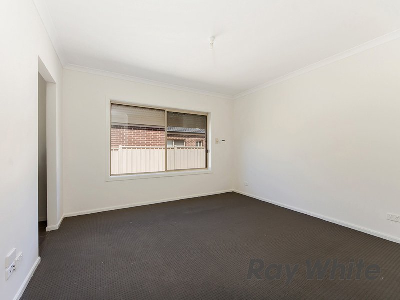 Photo - 25 Riparian Way, Brookfield VIC 3338 - Image 8