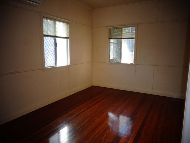 Photo - 25 Risley Street, Carina QLD 4152 - Image 3