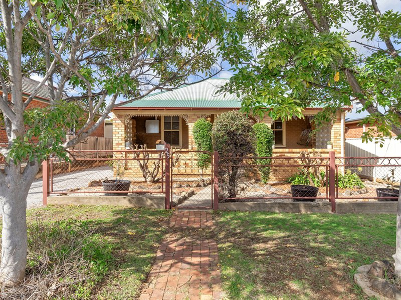 25 Roderick Street, East Tamworth NSW 2340