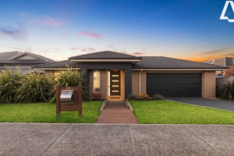 Photo - 25 Romina Drive, Langwarrin VIC 3910 - Image 2