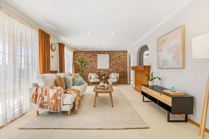 Photo - 25 Rosman Circuit, Gilmore ACT 2905 - Image 3