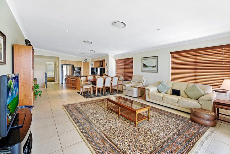 Photo - 2/5 Rouen Avenue, Paradise Point QLD 4216 - Image 8