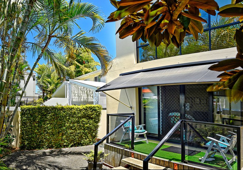 Photo - 2/5 Rouen Avenue, Paradise Point QLD 4216 - Image 17