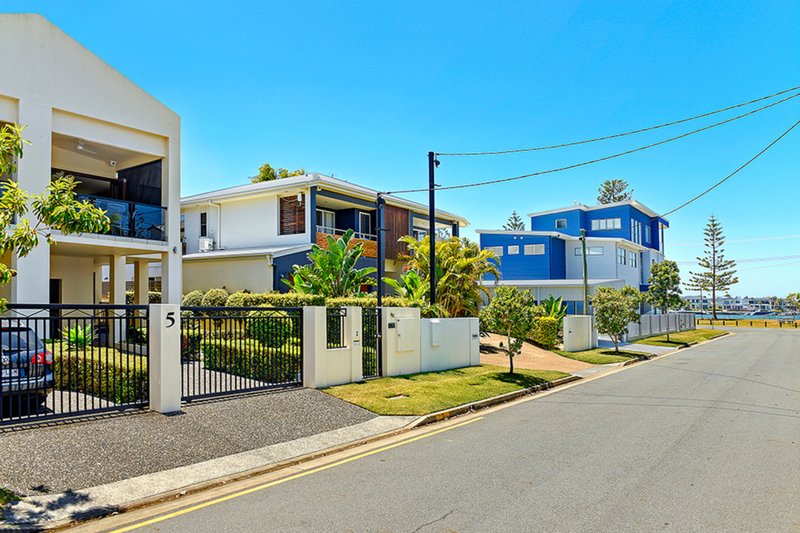 Photo - 2/5 Rouen Avenue, Paradise Point QLD 4216 - Image 19