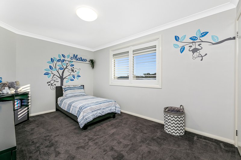 Photo - 25 Rowe Drive, Potts Hill NSW 2143 - Image 8