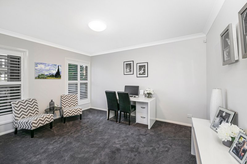 Photo - 25 Rowe Drive, Potts Hill NSW 2143 - Image 9