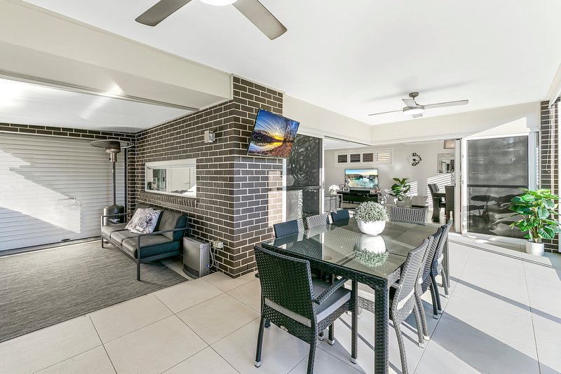 Photo - 25 Rowe Drive, Potts Hill NSW 2143 - Image 11