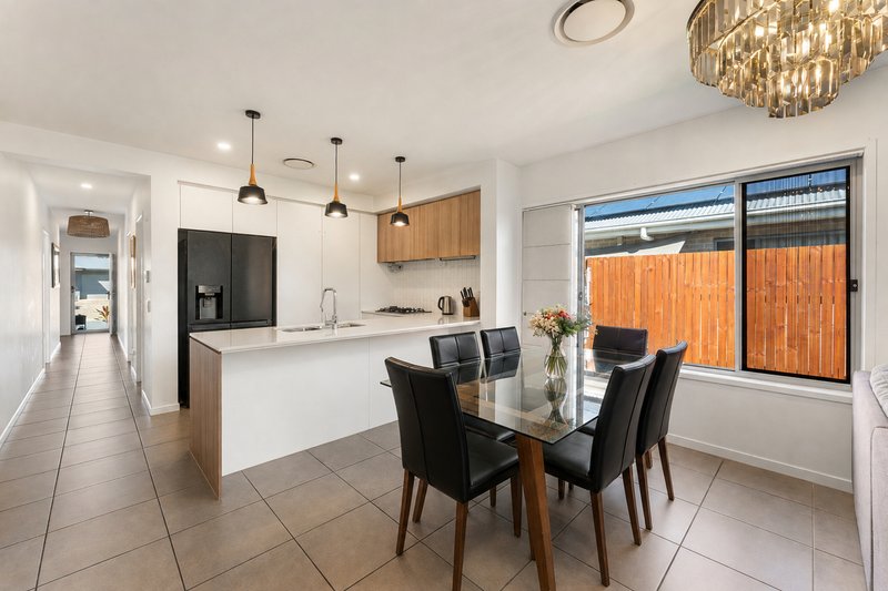 Photo - 25 Rowley Street, Strathpine QLD 4500 - Image 3