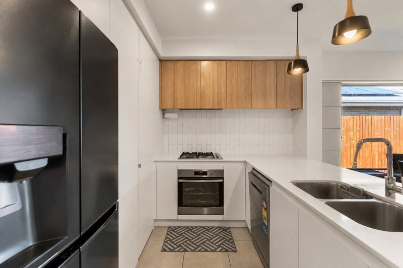 Photo - 25 Rowley Street, Strathpine QLD 4500 - Image 5