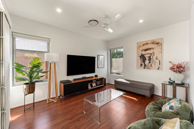 Photo - 25 Rowley Street, Strathpine QLD 4500 - Image 6