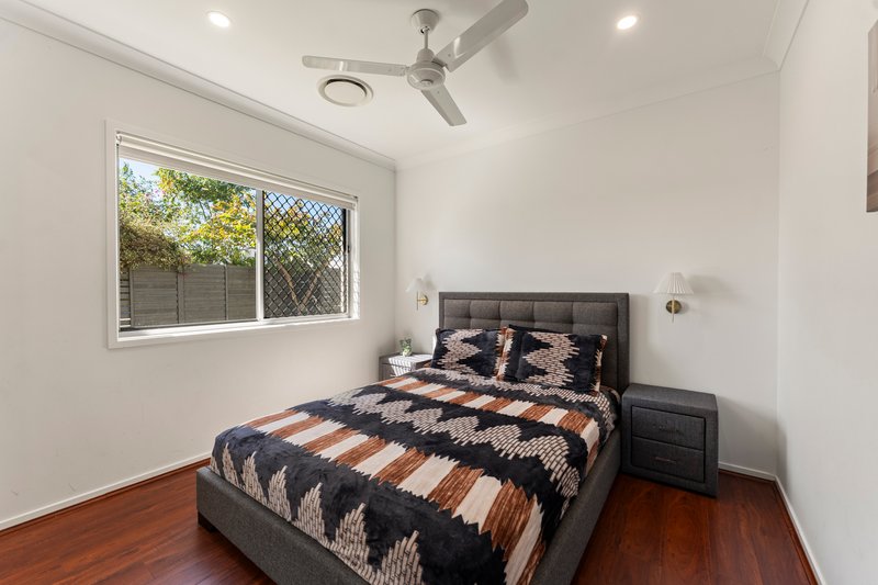 Photo - 25 Rowley Street, Strathpine QLD 4500 - Image 10
